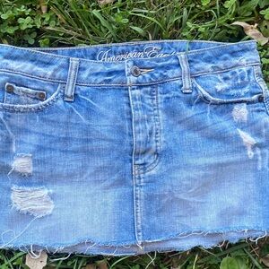 American Eagle Denim Mini Skirt Women’s SZ.2 Distressed Jean Raw Hem Low Rise